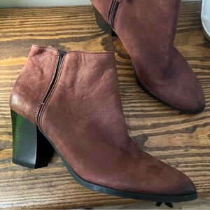 Franco Sarto Leather Agenda Ankle Boots
Size 7.5